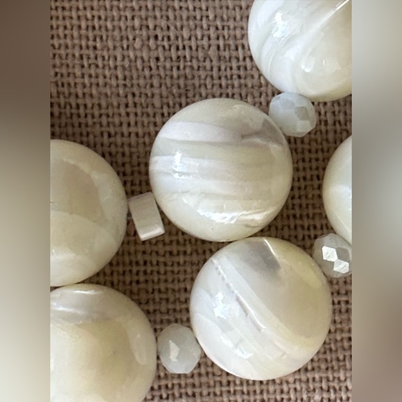 20 inch Coral and MOP bead necklace NWOT - Picture 5 of 15